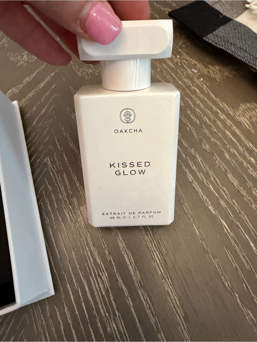 Oakcha Kissed Glow Extrait de Parfum - White